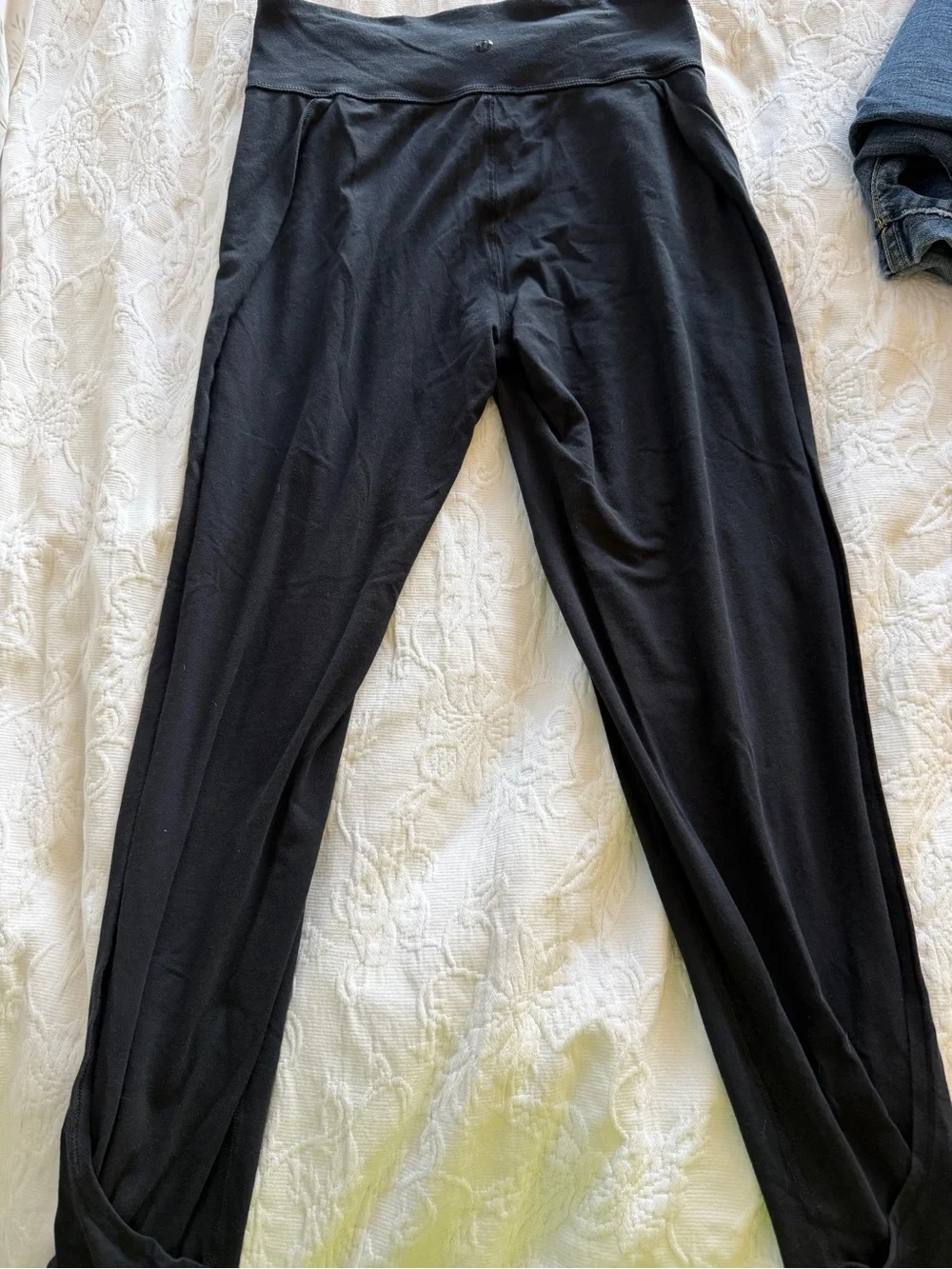 Lululemon Superb Pant Size 4 Black Rare Discontinued Vitasea Wrap Hem Yoga Pant